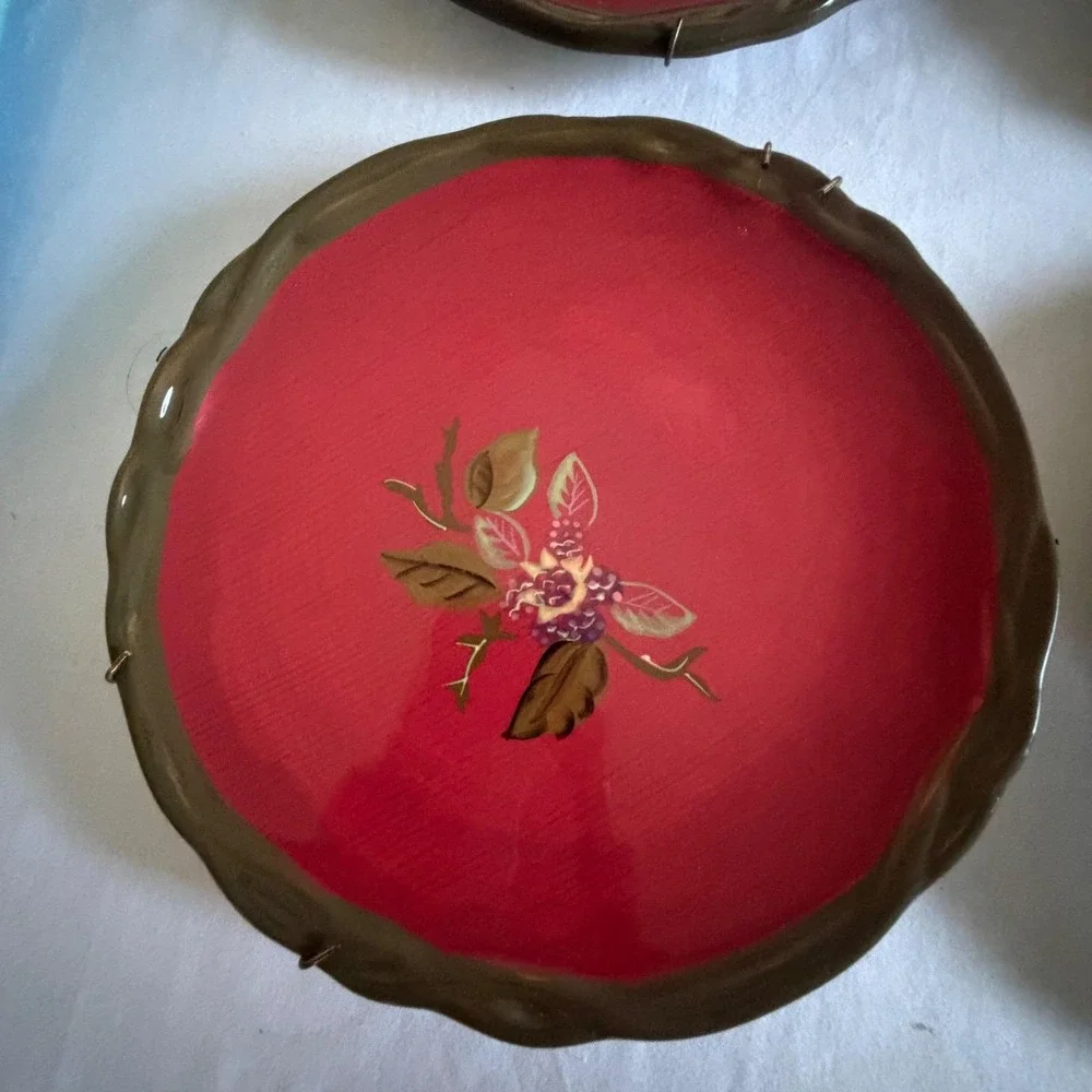 Tracy The Octavia Hill Collection‎ Red Floral Salad Plates Set of 4 Gold Rim 8